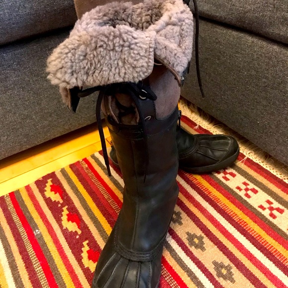 UGG Tall winter boots. Black leather & Grey suede, grey shearling interior. - Picture 2 of 4